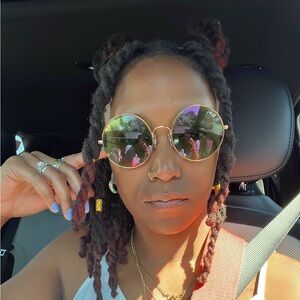 Meet your Posher, Emmarie